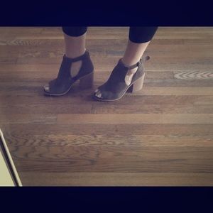 Sole/society Block heel booties